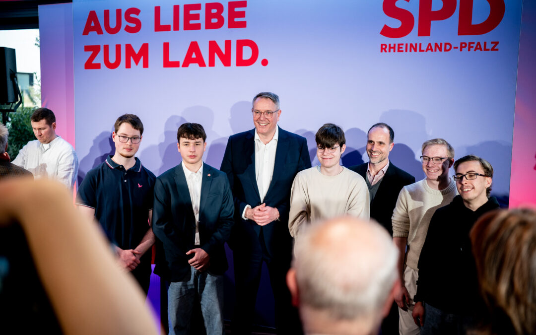 Wahlkampftour führte Alexander Schweitzer, Ministerpräsident und Spitzenkandidat der SPD Rheinland Pfalz nach Andernach 